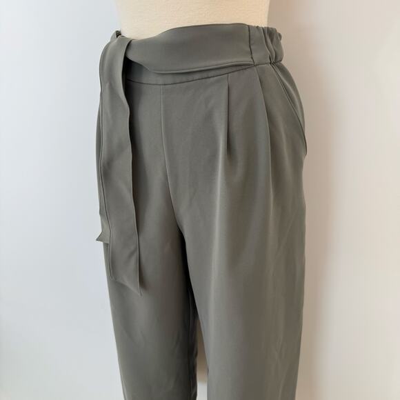 Lululemon Noir Crop Wide Leg Pants in Grey Sage 6 - Picture 2 of 6